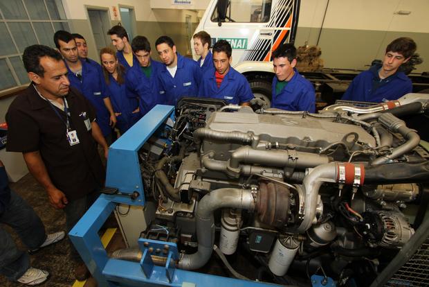 Técnico Mecânico, Encarregado de Pátio - R$ 1.800,00 - Trabalhar em equipe, efetuar manutenção em máquinas - Rio de Janeiro