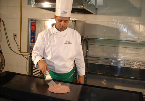 Lancheiro, Atendente de Cafeteria - R$ 1.143,10 - Ter agilidade, conhecimentos em lanches diversos - Rio de Janeiro 