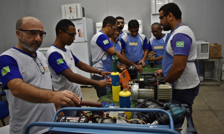 Mecânico de Refrigeração, Auxiliar de Locação - R$ 2.000,00 - Ser dinâmico, atuar com manutenções corretivas - Rio de Janeiro 