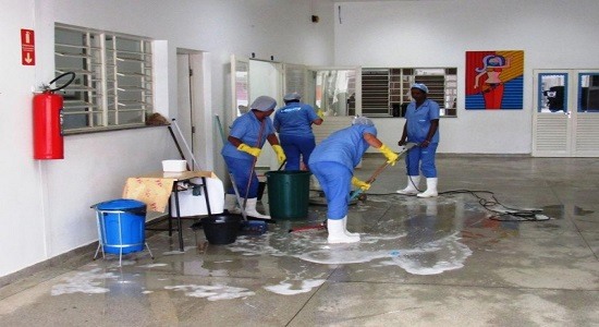 Cozinheiro, Auxiliar de Limpeza - R$ 1.200,00 - Preparo de cardápios, liderar equipes - Rio de Janeiro 