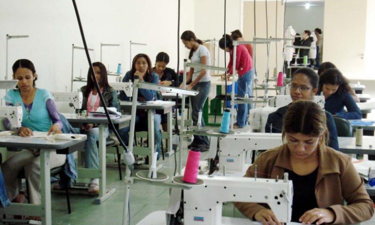 Técnico de Eletromecânico, Costureira - R$ 1.219,71 - Ter disponibilidade de horário, ser dinâmico - Rio de Janeiro 