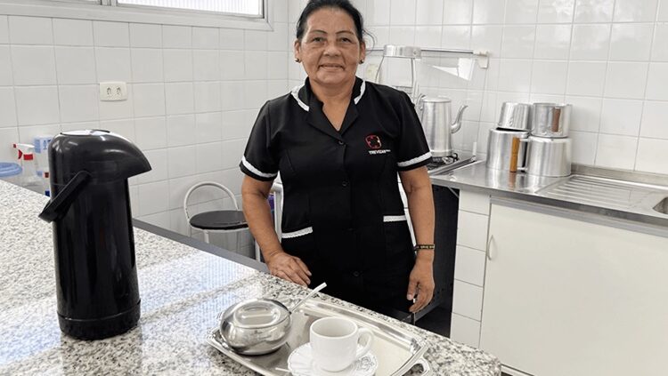 COPEIRA, AUXILIAR DE SERVIÇOS GERAIS, PINTOR - EMPRESA TERCEIRIZADA - RJ