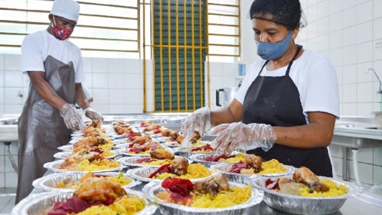 AUXILIAR DE COZINHA, ATENDENTE, COZINHEIRA - COZINHA INDUSTRIAL ESTÁ PRECISANDO - RJ