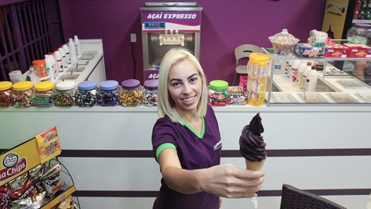 Atendente de açaí, auxiliar de cozinha, caixa - sorveteria está Precisando - RJ