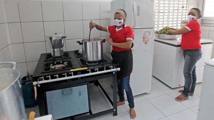 Quiosque vagas para auxiliar de cozinha, estoquista, auxiliar de serviços gerais - vagas RJ