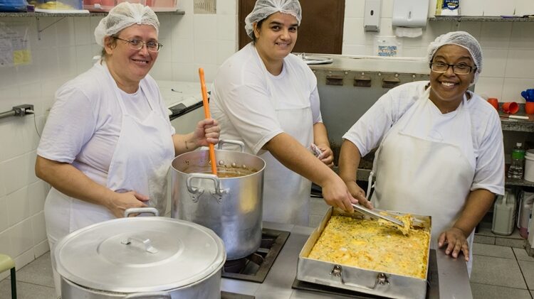 Restaurante vagas para auxiliar de cozinha, caixa, cozinheira, lavador de pratos - RJ