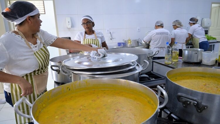 Cantina vagas para auxiliar de serviços gerais, caixa, atendente, cozinheira - RJ