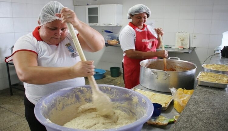 Centro gastronômico vagas para auxiliar de cozinha, atendente, cozinheiro, masseiro – RJ