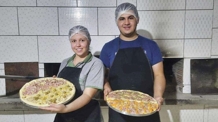 Pizzaria vagas para atendente, copeiro, garçonete - RJ