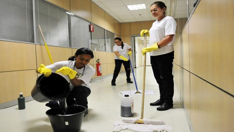 Cafeteria vagas para auxiliar de limpeza, caixa, atendente, lavar louças - RJ