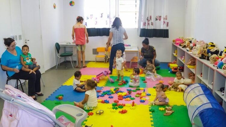 Jardim escola infantil vagas para auxiliar de creche, auxiliar de cozinha, auxiliar de serviços gerais - RJ