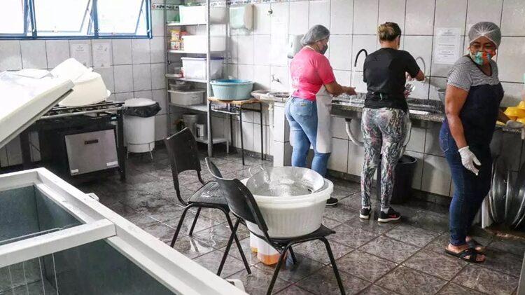 Pousada vagas para auxiliar de serviços gerais, lavar louças, ajudar na cozinha, garçom – RJ