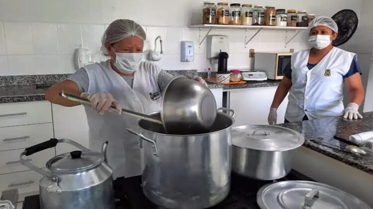 Pensão vagas para auxiliar de cozinha, arrumadeira, atendente, manutenção - RJ