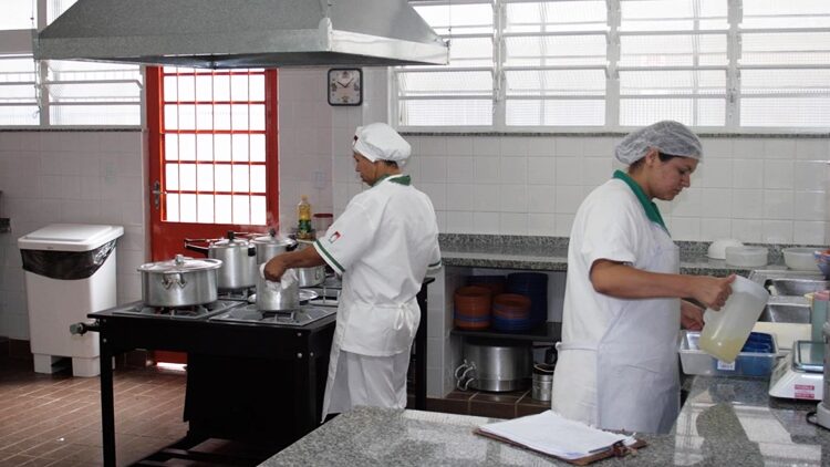 Restaurante vagas para auxiliar de limpeza, lavador de louças, ajudante de cozinha – RJ