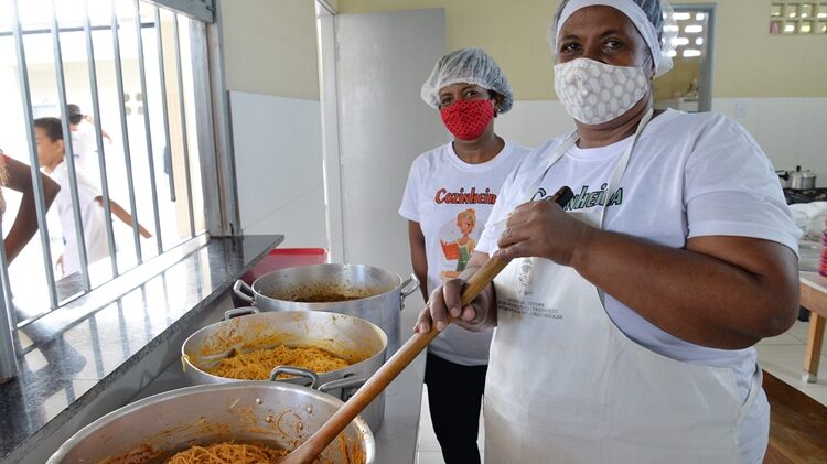 Escola vagas para auxiliar de cozinha merendeira, cozinheira, auxiliar de limpeza, professora ed. infantil - Rio de Janeiro