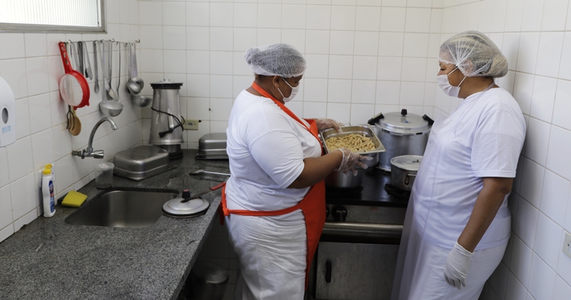 Bandeijão vagas para auxiliar de cozinha, produção, auxiliar de limpeza, atender clientes - RJ