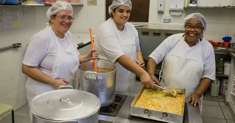 Quiosque vagas para auxiliar de cozinha lavar pratos, cozinheiro, auxiliar administrativo, vendedora - RJ