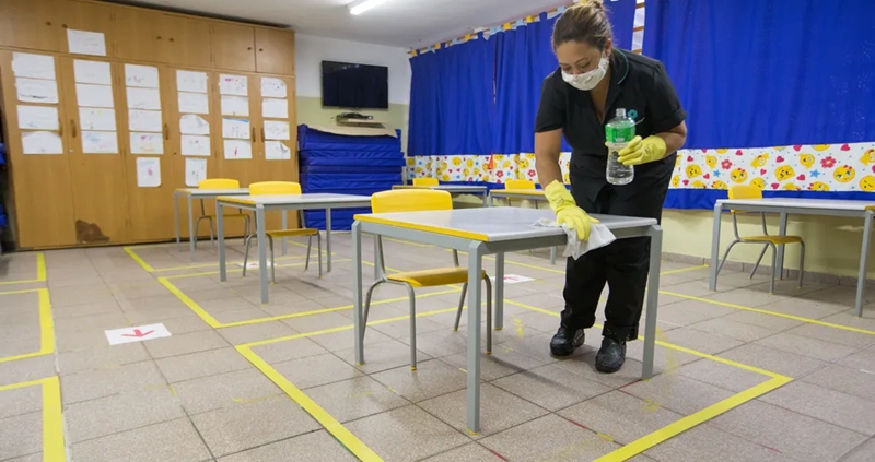 Escola vagas para auxiliar de serviços gerais, inspetor de alunos, atendimento na secretaria, estágio - RJ