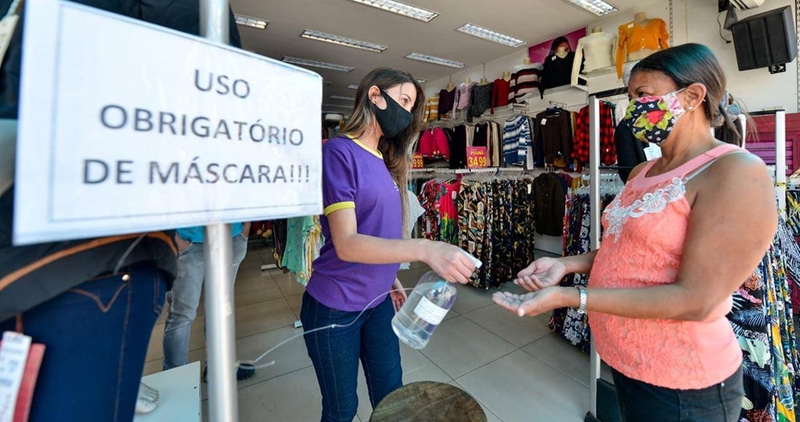 Loja de roupas vagas para caixa, vendedor, jovem aprendiz – RJ