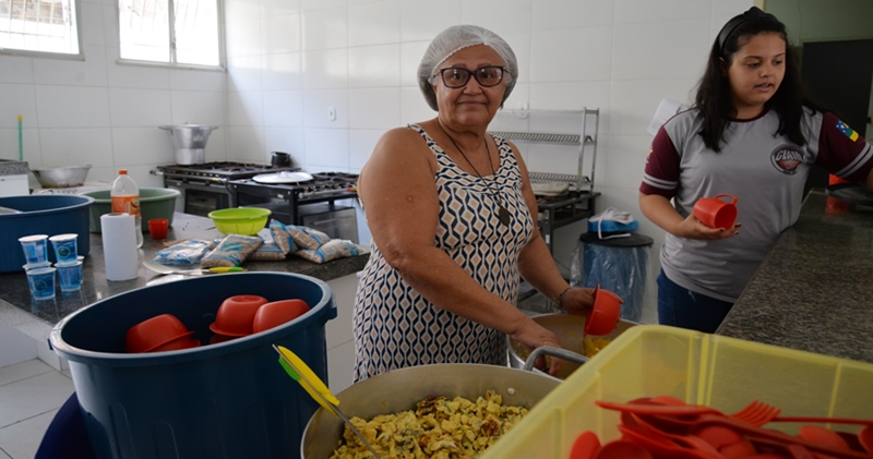 Cantina vagas para auxiliar de serviços gerais, ajudante de cozinha, auxiliar de produção - RJ