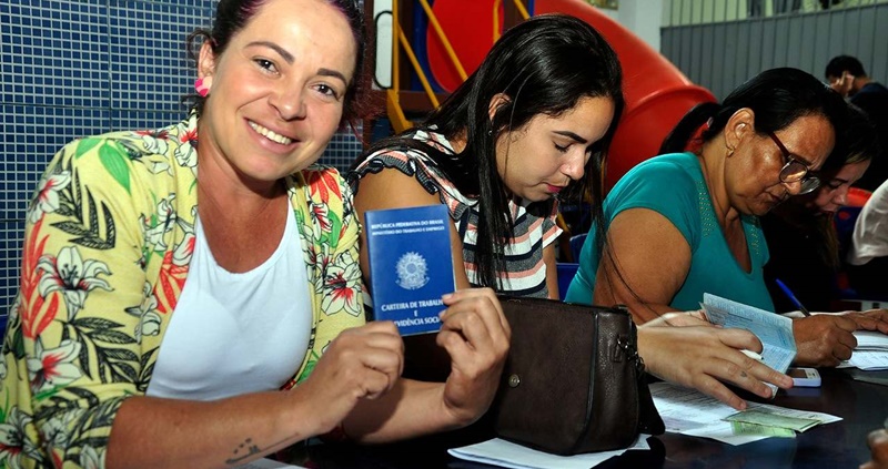 Comércio vagas para auxiliar de serviços gerais, operadora de caixa, estoquista, vendedora - Extra Natal RJ