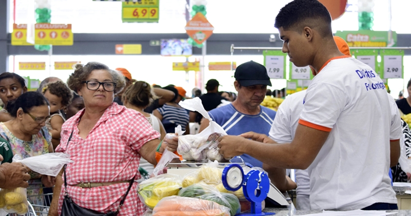 Mercearia está aceitando currículos para caixa, auxiliar de limpeza, repor mercadorias, fiscal - RJ