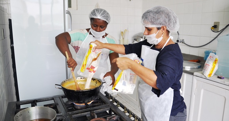 Colégio vagas para auxiliar de cozinha merendeira, auxiliar de limpeza, inspetor de alunos - RJ