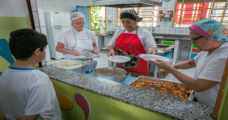 Colégio vagas para cozinheira, auxiliar de limpeza, inspetora, professora, portaria - RJ