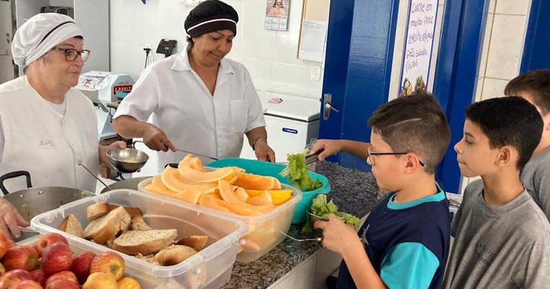 Colégio está aceitando currículos vagas para Merendeira, auxiliar de limpeza, auxiliar de cozinha, inspetor de alunos, porteiro – Rj