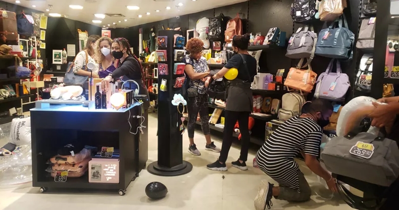 Shopping vagas para caixa, limpar vitrines, atendente de loja, vendedora – RJ