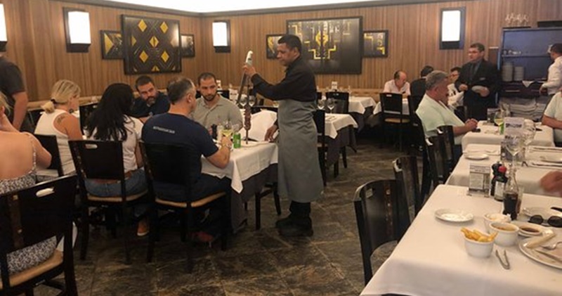 Churrascaria vagas para auxiliar de limpeza, garçonete, recepcionista, churrasqueiro – RJ