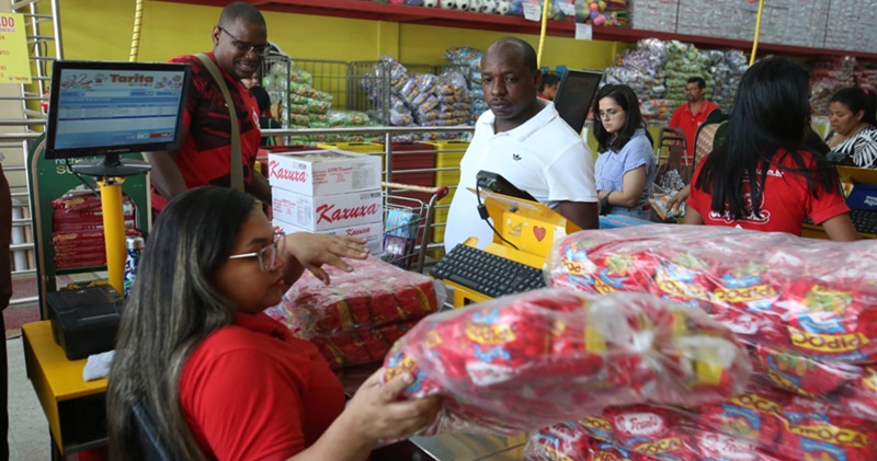 Loja de Doces vagas para caixa, limpeza, vendedora, estoquista - RJ