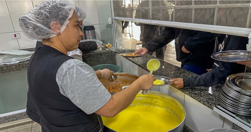 Escola está aceitando currículos para merendeira, auxiliar de limpeza, monitora escolar, portaria – RJ
