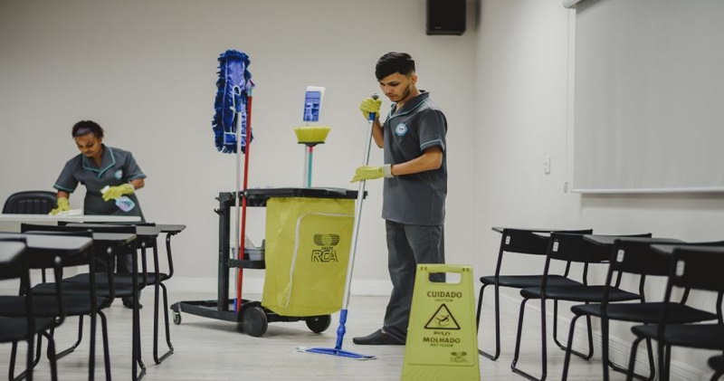 Escola vagas para auxiliar de limpeza, merendeira, monitora escolar, portaria – RJ