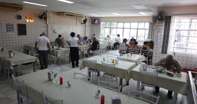 Pensão vagas para auxiliar de lavanderia, arrumadeira, auxiliar de limpeza, garçom - RJ