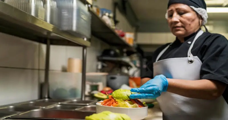 Restaurante vagas para auxiliar de cozinha, cozinheira, atendente de restaurante – RJ