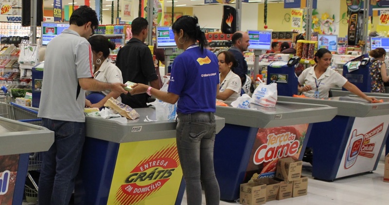 Empacotadora, auxiliar de limpeza, operadora de caixa, balconista de frios, repositor, fiscal de prevenção e perdas – com e sem experiência – Rio de Janeiro