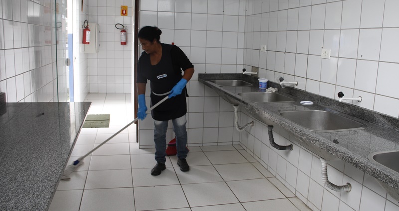 Auxiliar de serviços gerais, recepcionista, assistente administrativo, atendente, auxiliar de cozinha – com e sem experiência – Rio de Janeiro