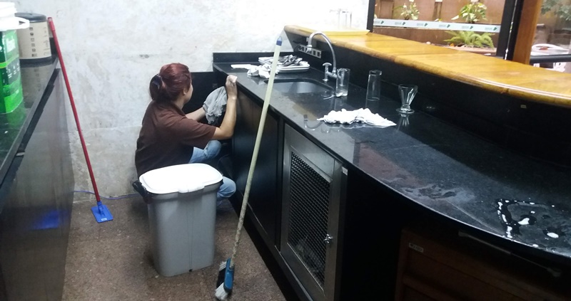 Auxiliar de serviços gerais, recepcionista, garçonete, operadora de caixa, ajudante de cozinha – com e sem experiência – Rio de Janeiro