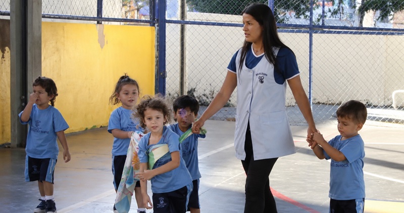 Professora, auxiliar de turma, auxiliar de serviços gerais, porteiro, estagiária – com e sem experiência – Rio de Janeiro